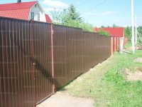 коричневый забор